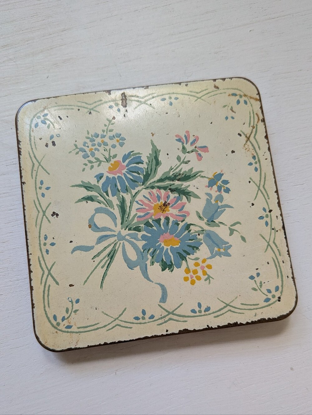 Vintage Zell USA Floral Metal Powder Compact - Blue, Pink, Yellow on Cream